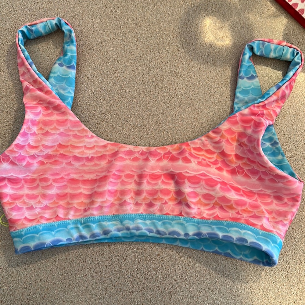 NWOT Moana Bikini Reversible Top Size m